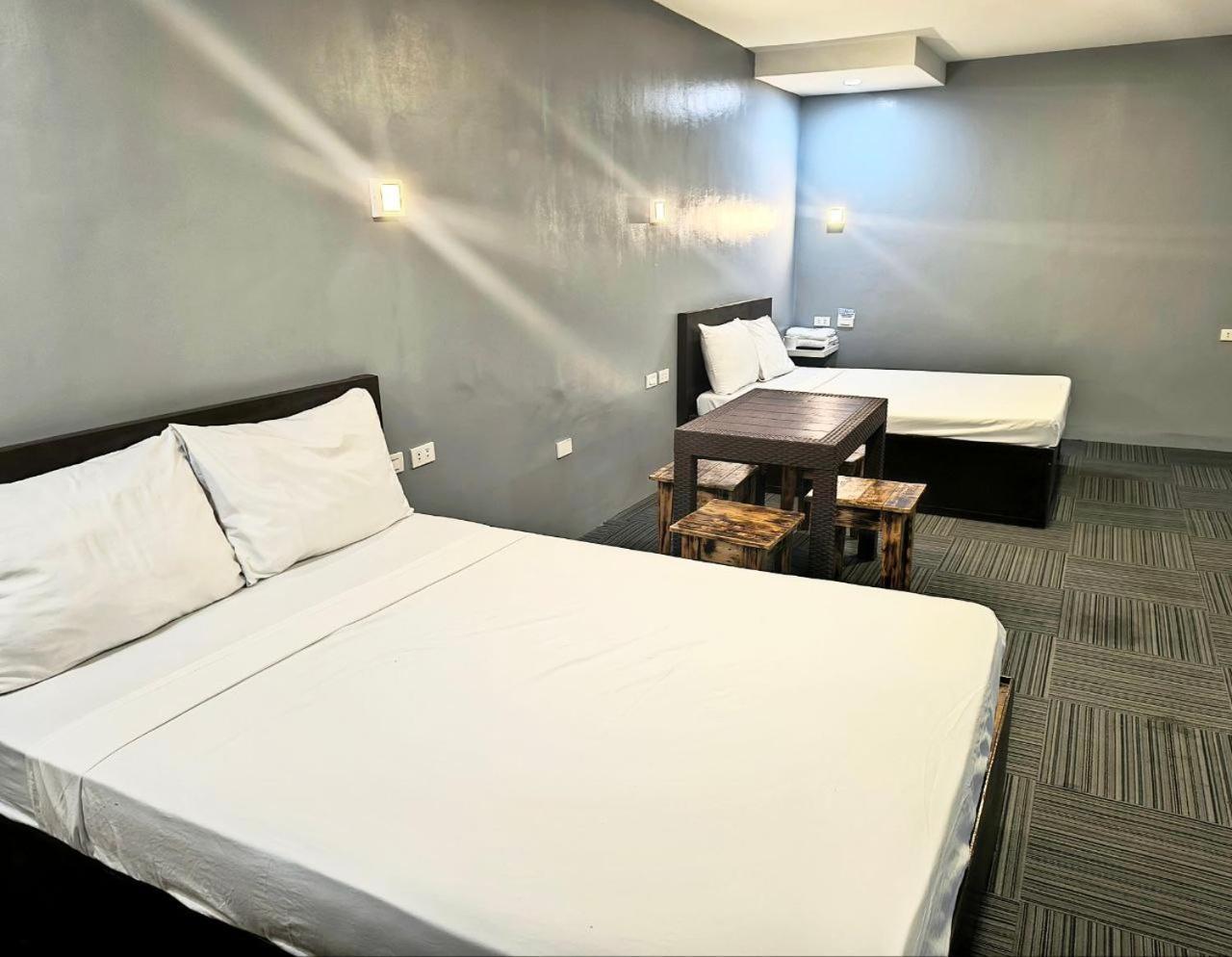 Vincent Resort Hotel 安吉利斯 外观 照片