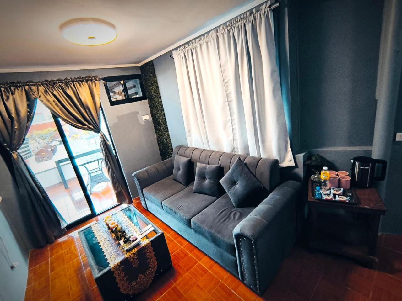 Vincent Resort Hotel 安吉利斯 外观 照片
