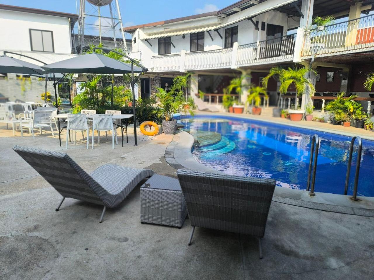 Vincent Resort Hotel 安吉利斯 外观 照片